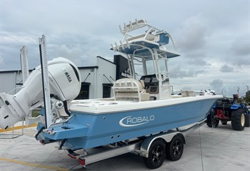 2027 Robalo 246 Cayman Sky Deck Atlas Blue Boat
